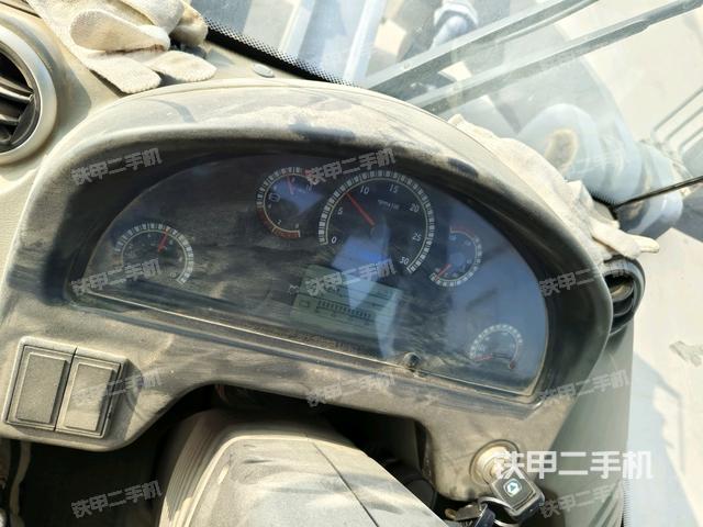 駕駛室正側(cè)（駕駛室部分）