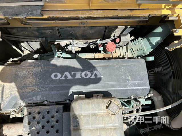 發(fā)動(dòng)機(jī)整體俯視（整機(jī)外觀）