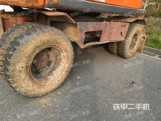 單側(cè)履帶整體（整機(jī)外觀）