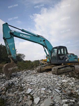 神鋼SK200-8挖掘機