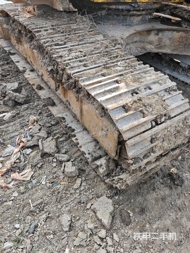 左側(cè)履帶整體?（行走機構(gòu)）