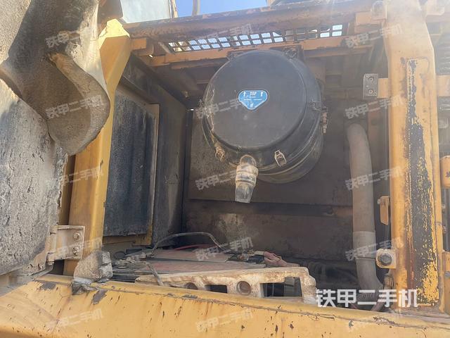 散熱器正面(大件艙室) 散熱器正面(大件艙室)