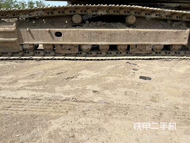 單側(cè)履帶整體（整機(jī)外觀）