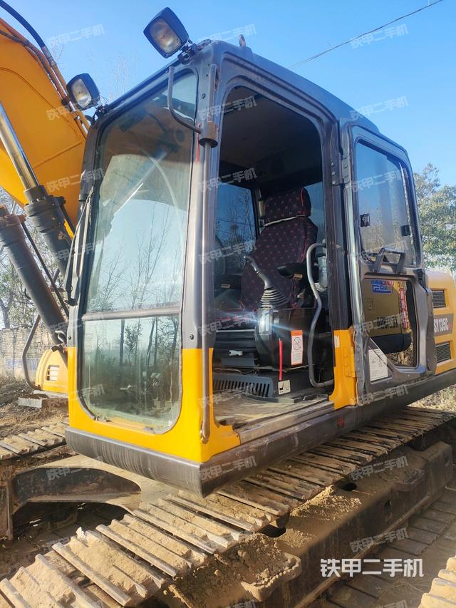 駕駛室整體（整機(jī)外觀）