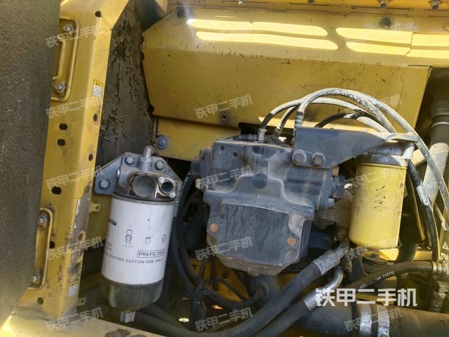 液壓泵艙室正面整體(整機(jī)外觀) 液壓泵艙室正面整體(整機(jī)外觀)