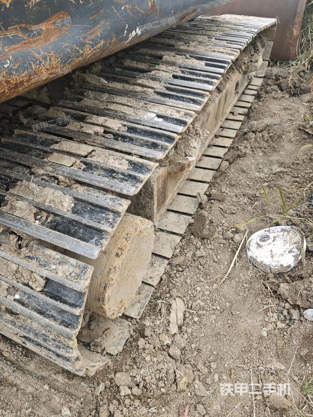 左側(cè)履帶整體?（行走機(jī)構(gòu)）