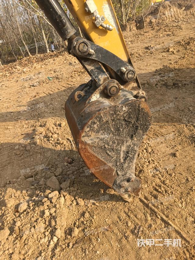 鏟斗右后整體（工作和回轉(zhuǎn)裝置）