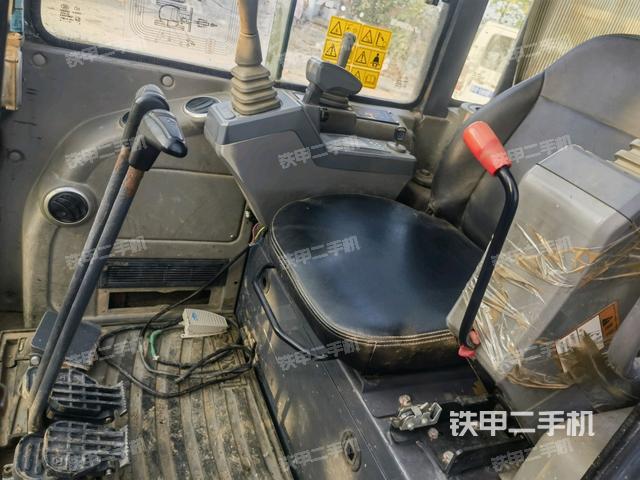 駕駛室整體（整機(jī)外觀）
