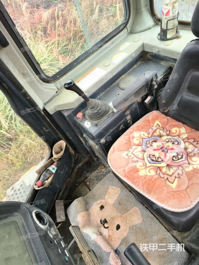 玻璃角標（推土機駕駛室）