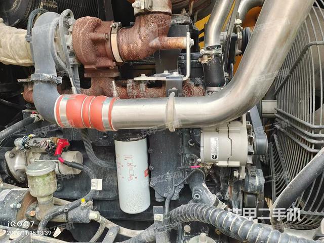 發(fā)動機右側(整機外觀及大件) 發(fā)動機右側(整機外觀及大件)