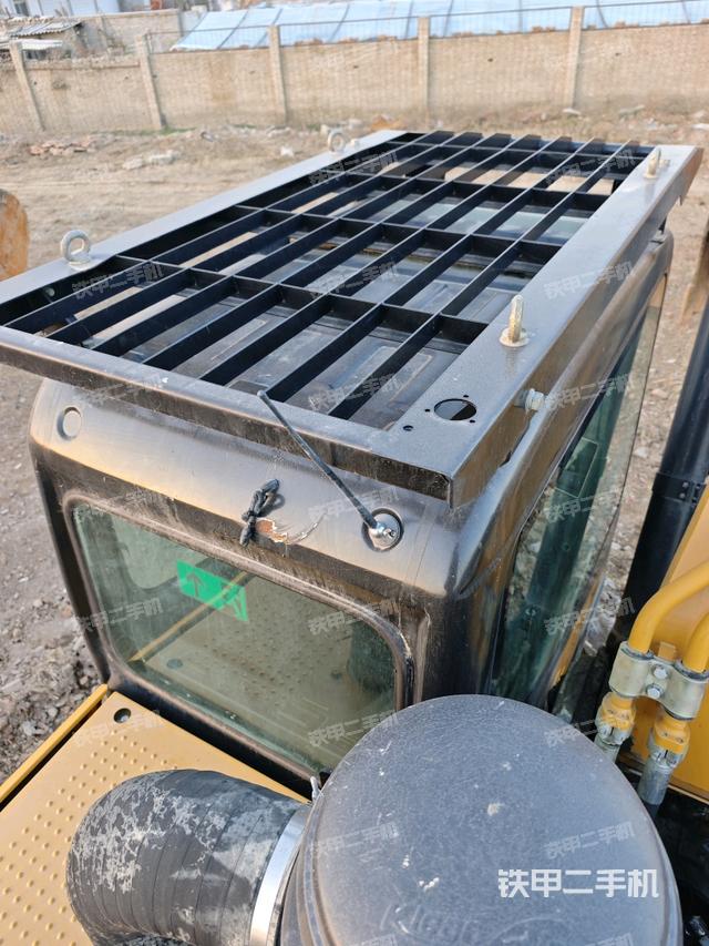 駕駛室頂部（整機(jī)外觀）