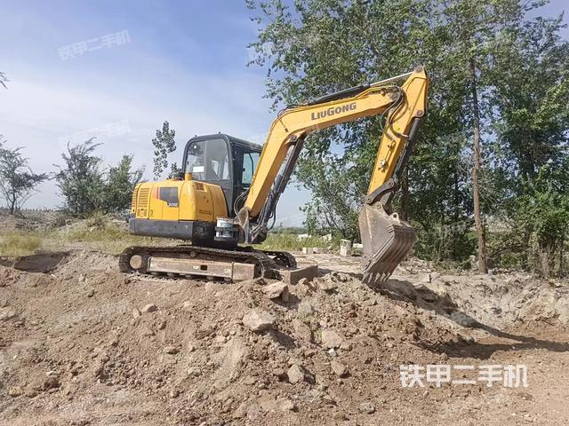 驾驶室整体（整机外观）