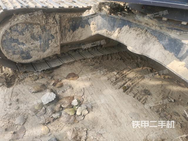 轉(zhuǎn)盤和下車架正前(工作和回轉(zhuǎn)裝置) 轉(zhuǎn)盤和下車架正前(工作和回轉(zhuǎn)裝置)