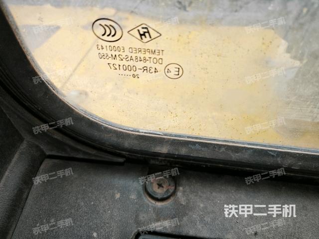 后窗玻璃角標（駕駛室部分）