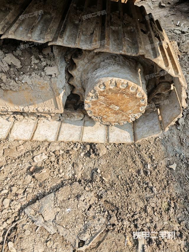 右驅(qū)動輪（行走機構(gòu)）