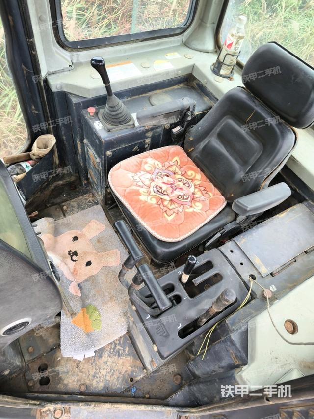 儀表盤全景（推土機駕駛室）