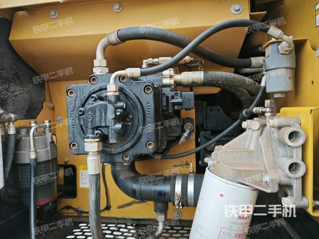 液壓泵斜45?右（大件艙室）