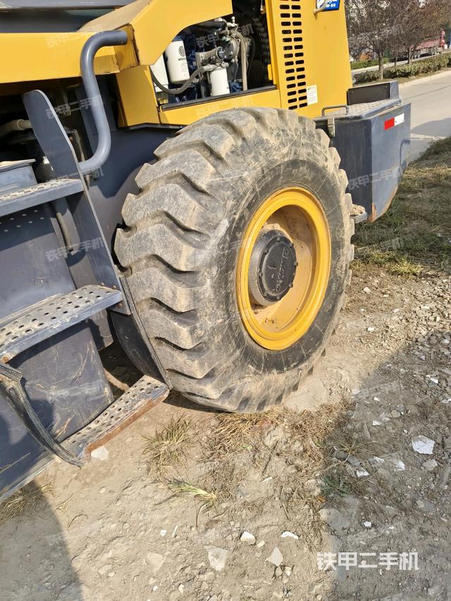 右前輪（行走機構(gòu)）