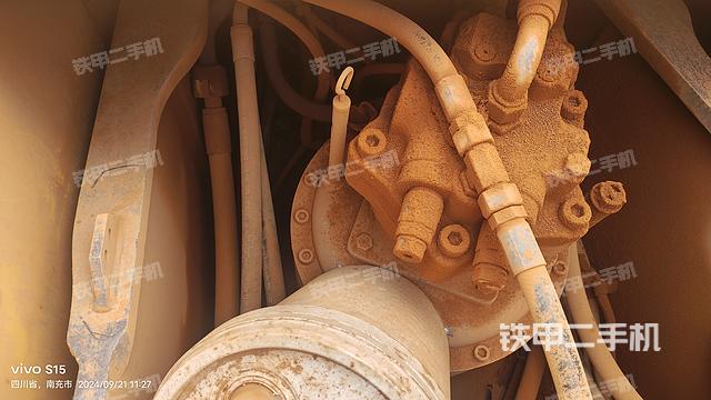 回轉馬達和主控閥（整機外觀）