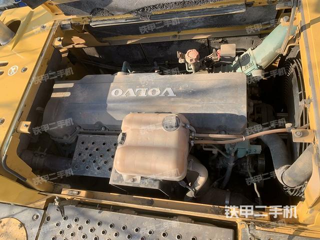 發(fā)動(dòng)機(jī)整體俯視（整機(jī)外觀）