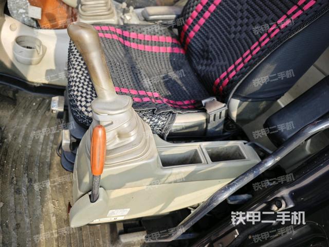后窗玻璃角標(biāo)(駕駛室部分) 后窗玻璃角標(biāo)(駕駛室部分)