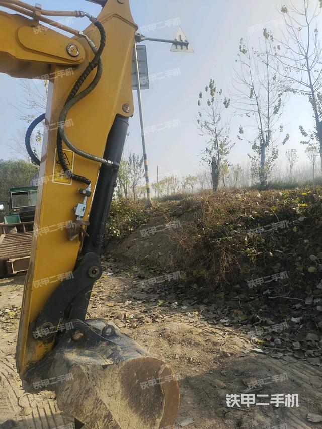 小臂整體左后(工作和回轉(zhuǎn)裝置) 小臂整體左后(工作和回轉(zhuǎn)裝置)