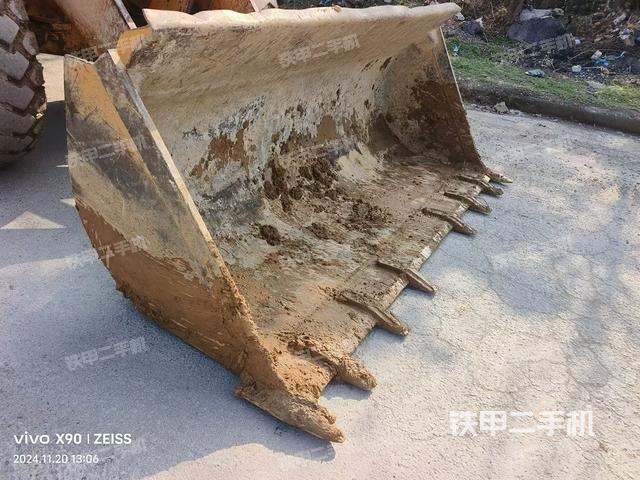 工作裝置整體（整機(jī)外觀及大件）