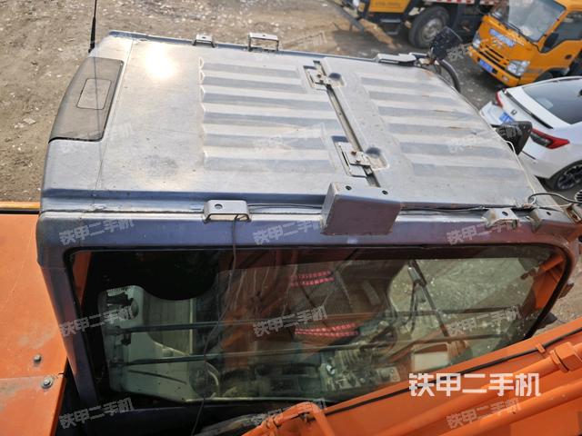 駕駛室頂部俯視(上車部件) 駕駛室頂部俯視(上車部件)