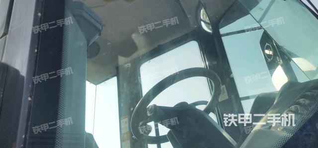 駕駛室操作臺(整機(jī)外觀及大件) 駕駛室操作臺(整機(jī)外觀及大件)