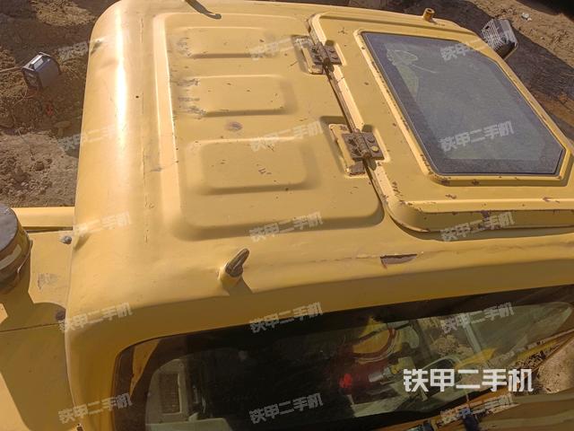 駕駛室頂部(整機外觀) 駕駛室頂部(整機外觀)