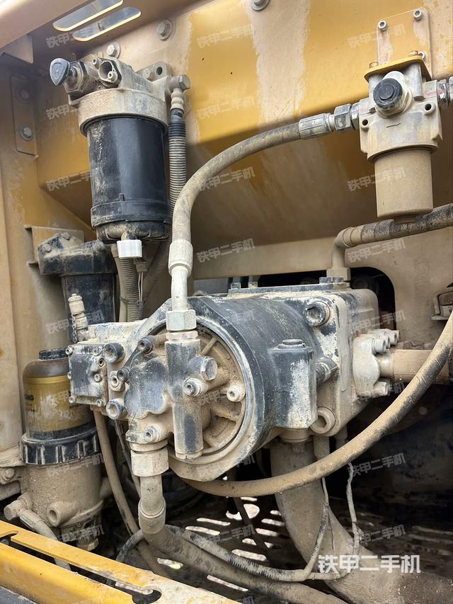 液壓泵斜45?左（大件艙室）