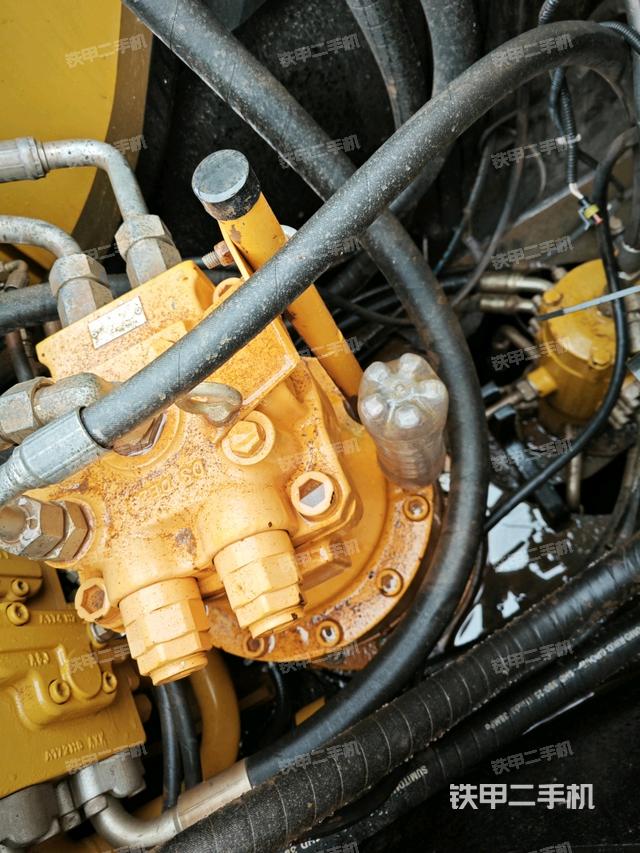 回轉(zhuǎn)馬達（上車部件）