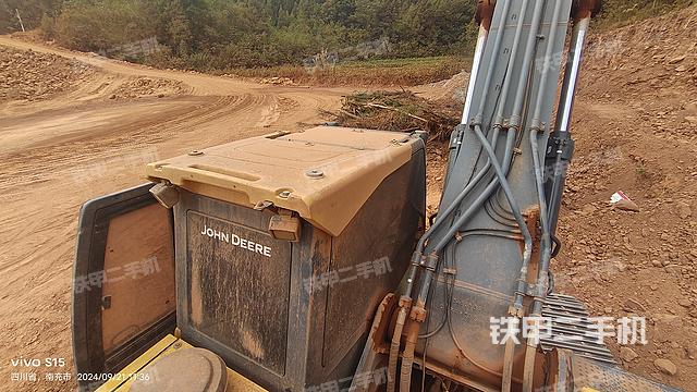 駕駛室頂部（整機外觀）