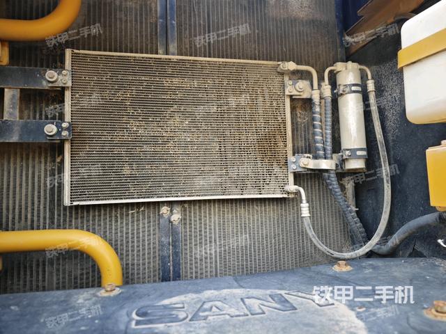 散熱器正面（大件艙室）