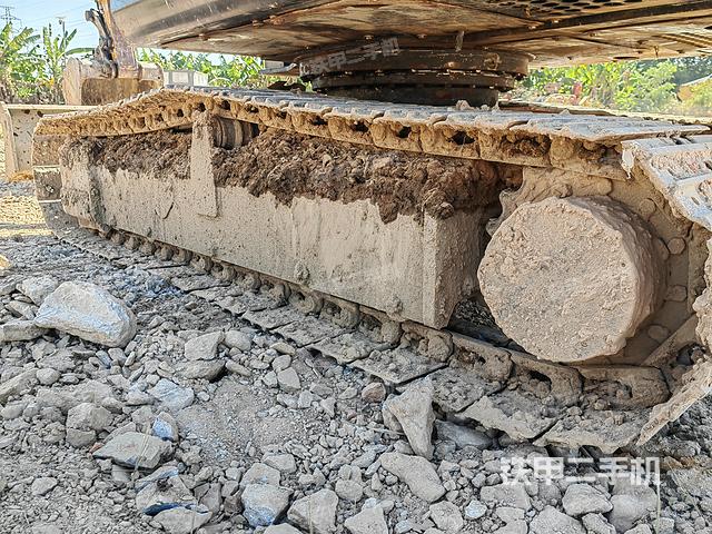 單側(cè)履帶整體（整機(jī)外觀）