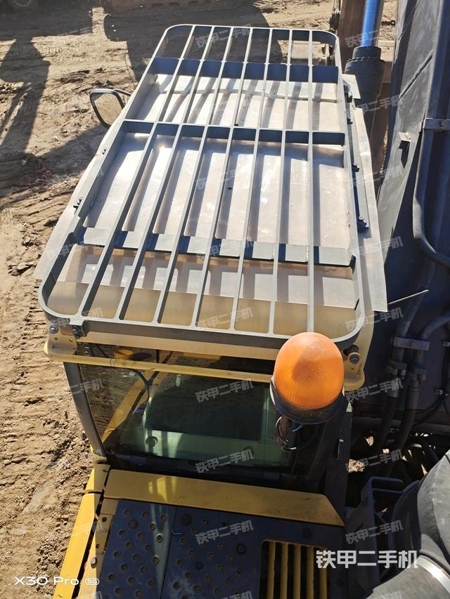 駕駛室頂部（整機(jī)外觀）