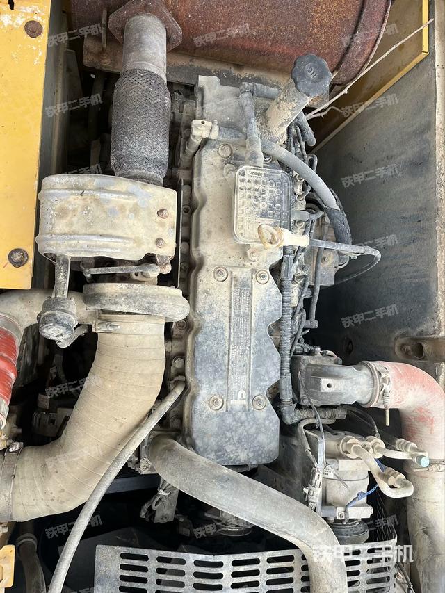 發(fā)動(dòng)機(jī)室（上車部件）