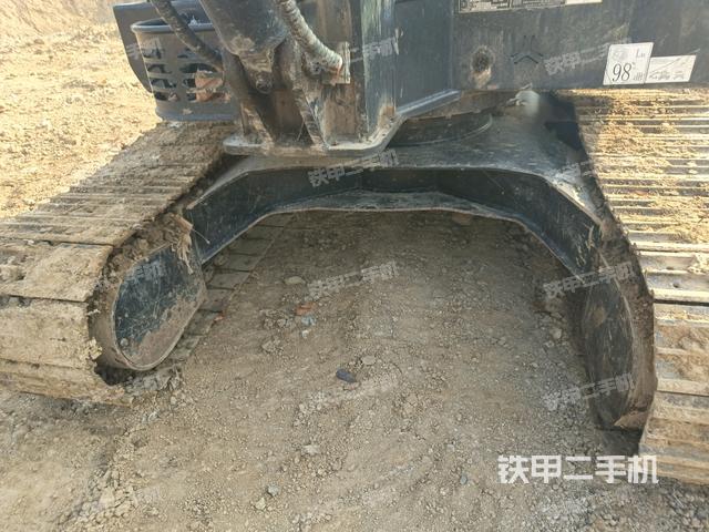 轉(zhuǎn)盤和下車架正前（工作和回轉(zhuǎn)裝置）