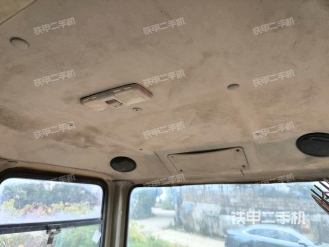 駕駛室右側全景照（推土機駕駛室）