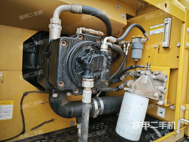 液壓泵斜45?左（大件艙室）