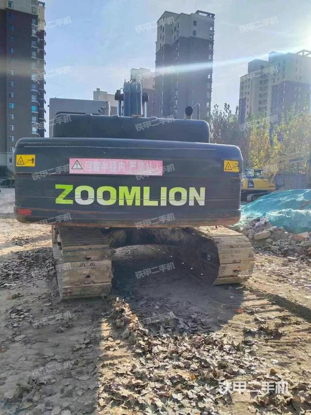 駕駛室頂部（整機外觀）