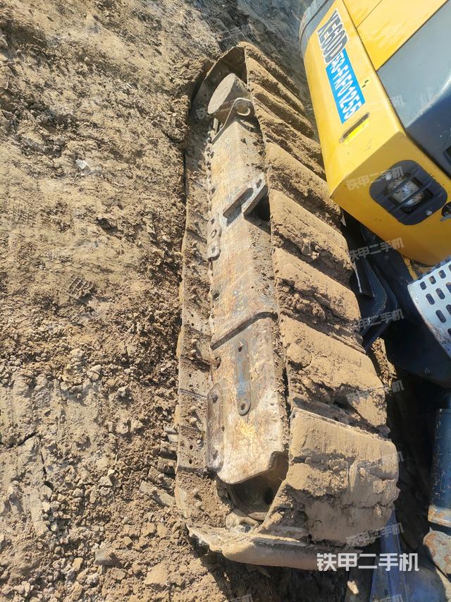 單側(cè)履帶整體（整機(jī)外觀）