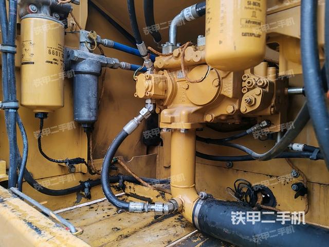 液壓泵斜45?左(大件艙室) 液壓泵斜45?左(大件艙室)