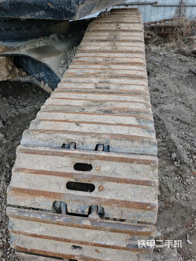 單側(cè)履帶整體（整機(jī)外觀）