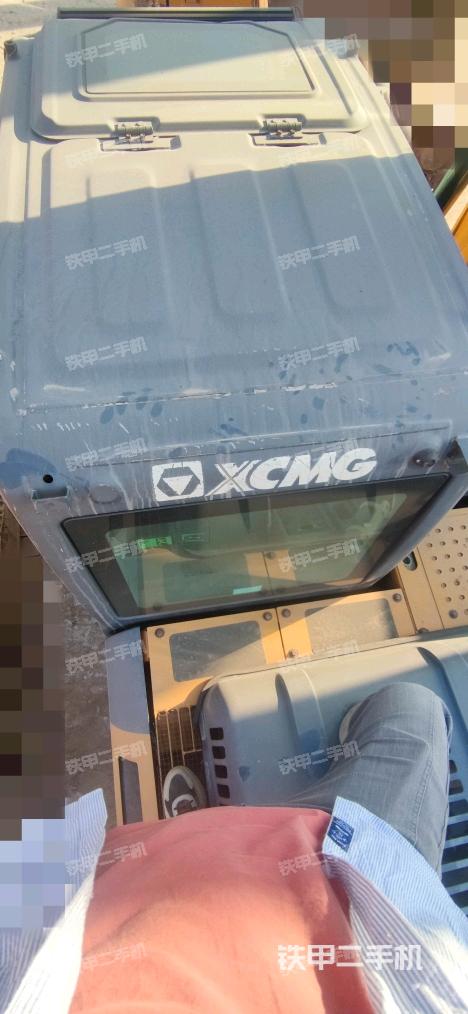 駕駛室頂部(整機外觀) 駕駛室頂部(整機外觀)