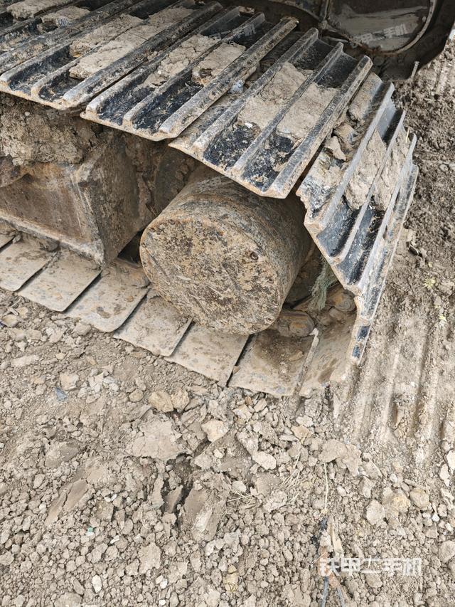 右驅(qū)動(dòng)輪（行走機(jī)構(gòu)）