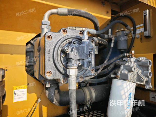 液壓泵斜45?左（大件艙室）