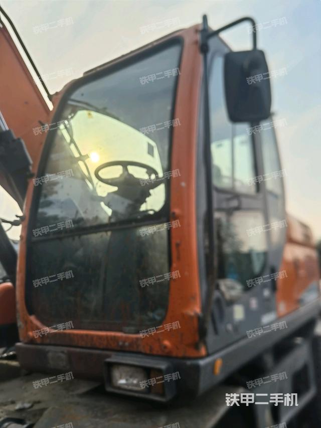 駕駛室整體（整機(jī)外觀）