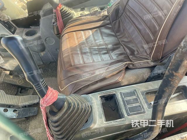 座椅后部(駕駛室部分) 座椅后部(駕駛室部分)
