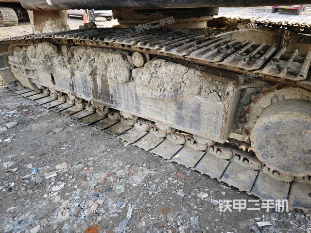 左側(cè)履帶整體?（行走機構(gòu)）